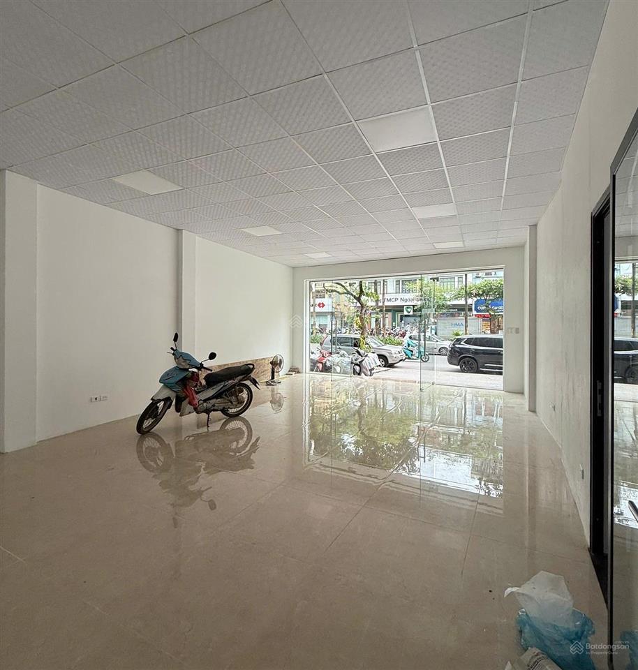 Cực hiếm  bán nhà mặt phố đào tấn, hn, s=160m2, 5 tầng, mt 6.5m. chỉ 120 tỷ  oto tránh.