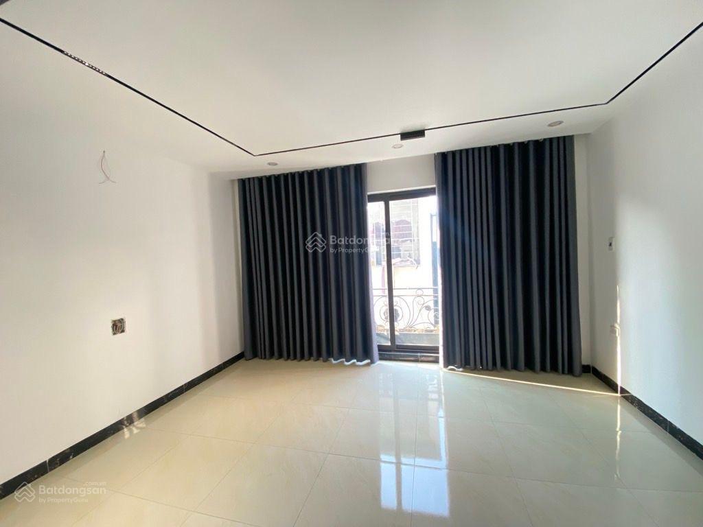 Oto đỗ cửa  phúc đồng 30m2 x 5t giá chào 7.8 tỷ có thương lượng