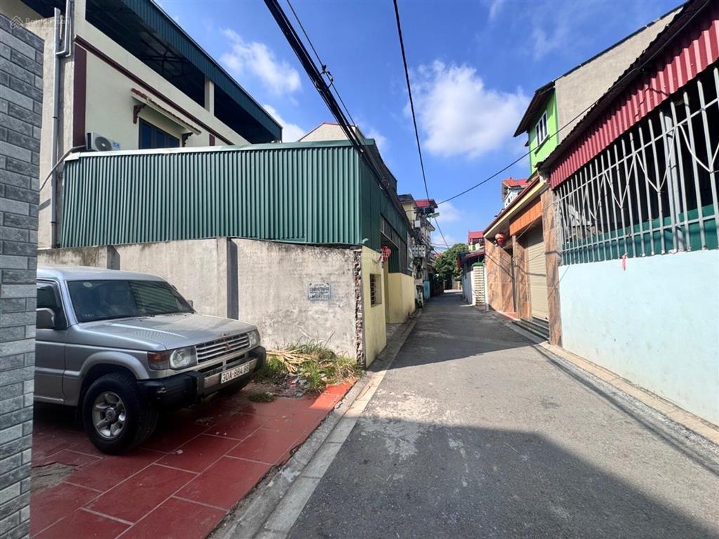 Hiếm  đất gia lâm 70m2 (oto 7 chỗ vào đất) x giá 4,25 tỷ có tl  ngõ thông