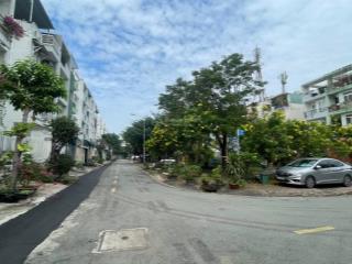 Nhà đẹp đối diện công viên  p. an phú quận 2  dt 4x20m 4 tầng 19.5 tỷ