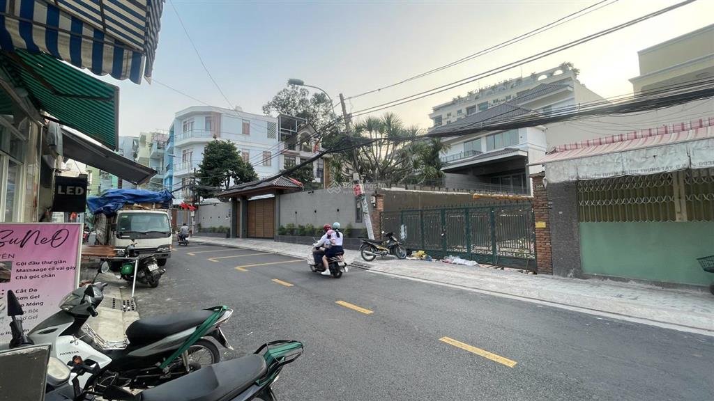 Bán lô đất ngay mặt tiền nguyễn duy trinh  7x22m cn 152m2  giá 21 tỷ