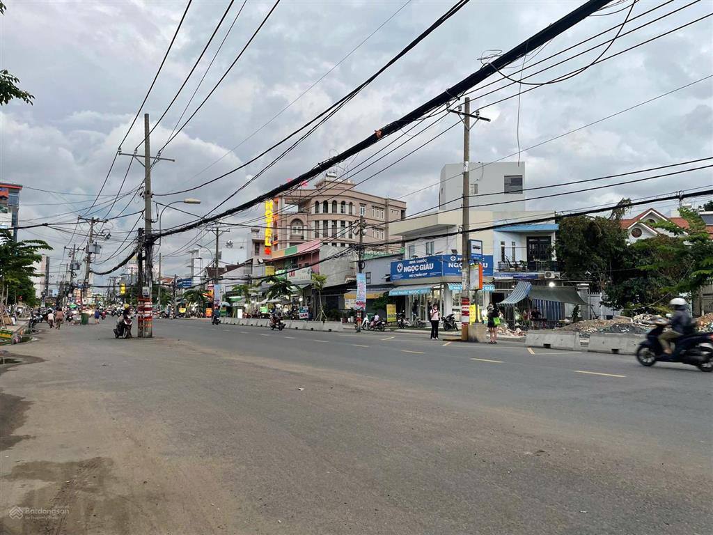 Bán đất mặt tiền nguyễn thị định q2  dt 7,2 x 26m 188m²  36,5 tỷ tl