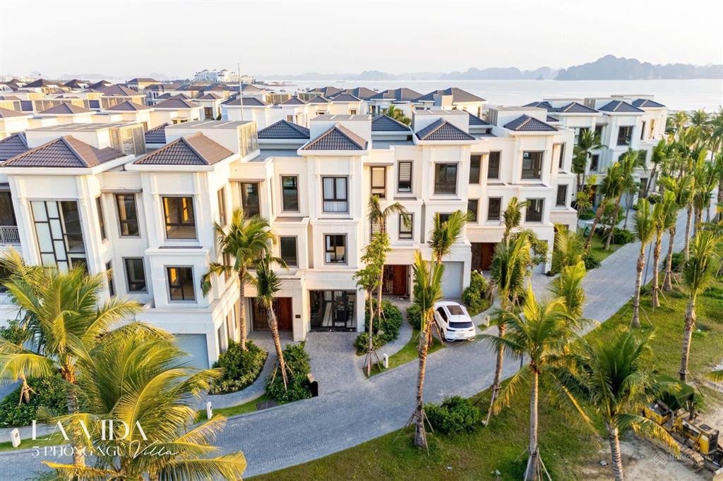 [quỹ ngoại giao  sở hữu chỉ từ 10 tỷ  biệt thự mặt biển cuối cùng  lagoon residences]