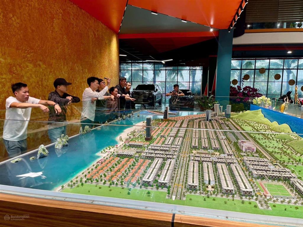 Phương đông vân đồn  biệt thự biển  hàng ngoại giao  sẵn sổ  giao dịch ngay