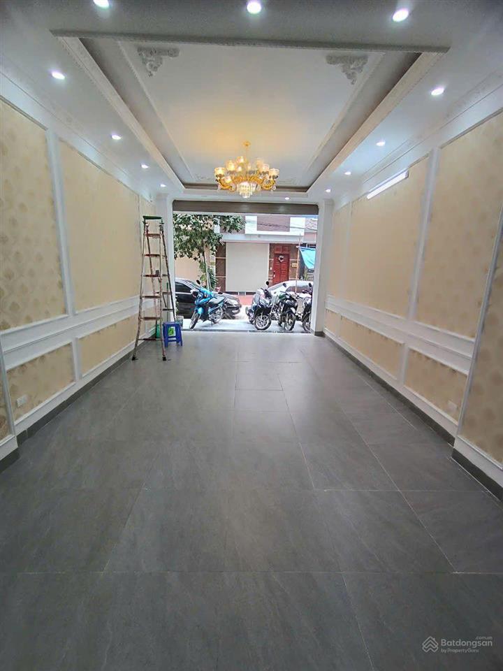 Cho thuê nhà khu dịch vụ vạn phúc, hđ	dt 50 m2 x 6 tầng 1 tum, thông sàn, thang máy điều hòa nóng l