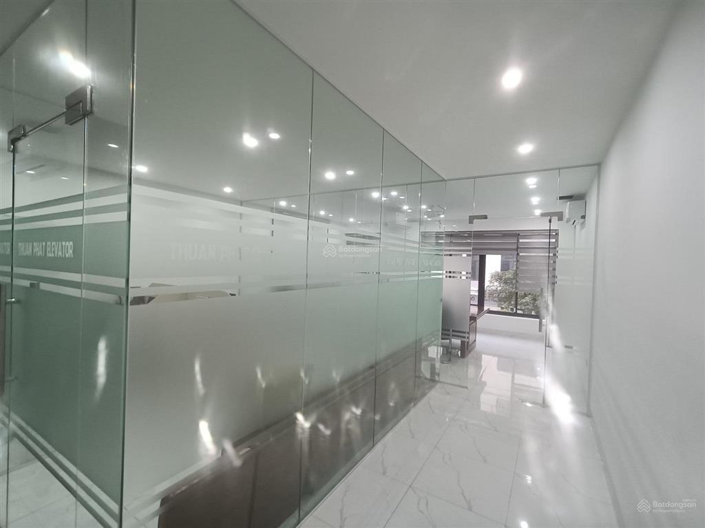 Cho thuê nhà thiên hiền dt 70m, 8 tầng, mt 5m,thông sàn thang máy điều hòa nóng lạnh giá 65 triệu