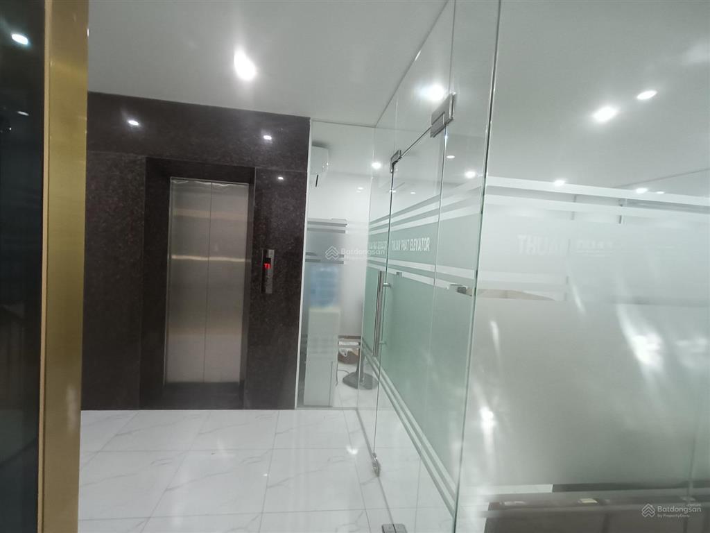 Cho thuê nhà thiên hiền dt 70m, 8 tầng, mt 5m,thông sàn thang máy điều hòa nóng lạnh giá 65 triệu