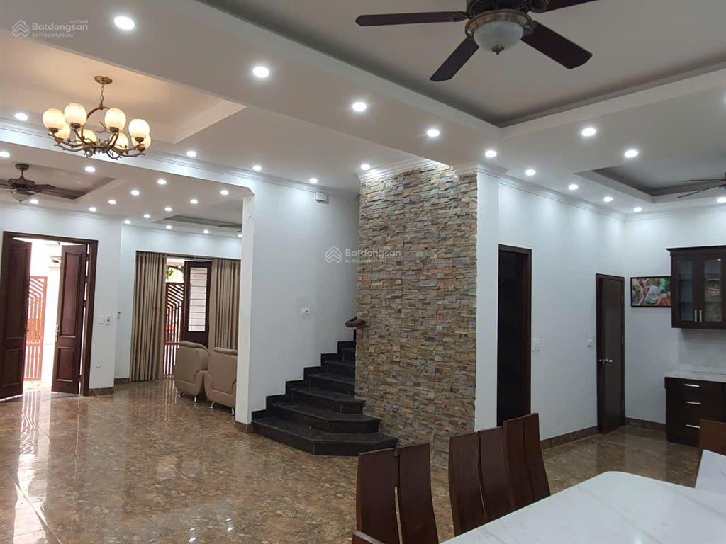 Cho thuê nhà simco vạn phúc, hđ	dt250m 3 tầng, mt 9m, t1 thông sàn, trên chia 2 phòng điều hòa nl