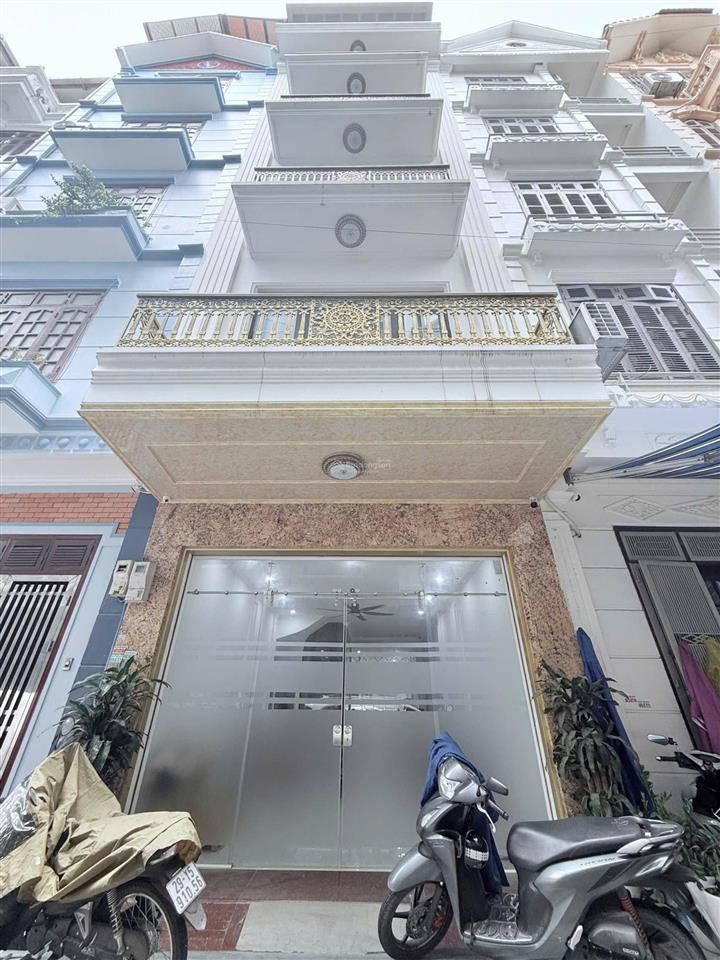 Cho thuê nhà phạm tuấn tài	dt 55m2, x 6 tầng, mt 5m, thông sàn, thang máy, điều hòa âm trần nhà mớ