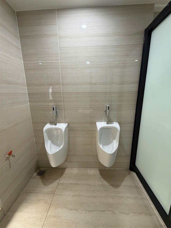 Cho thuê nhà quang trung, hđ	dt 150m, 7 tầng 1 hầm, lô góc thông sàn, thang máy vs cuối, đh, nl