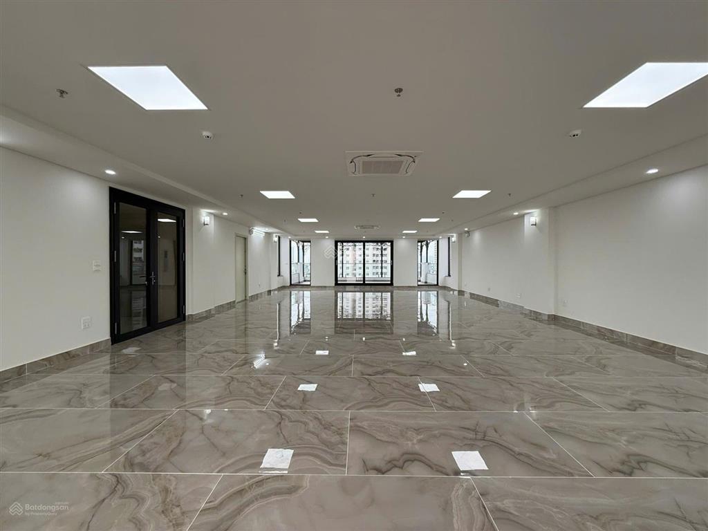 Cho thuê nhà quang trung, hđ	dt 150m, 7 tầng 1 hầm, lô góc thông sàn, thang máy vs cuối, đh, nl