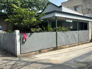 Nhà cấp 4 căn góc hai mặt tiền có sân vườn nhỏ xinh 101m2 7.98 tỷ ngay khu dân cư văn minh