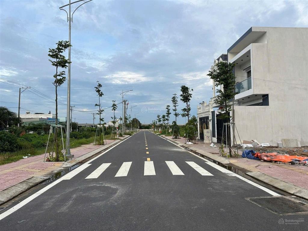 Hàng ngộp ngay đường nguyễn hữu trí, tân túc, bình chánh ,lô 80m2, giá ngộp chủ thu về 2 tỷ 6, shr