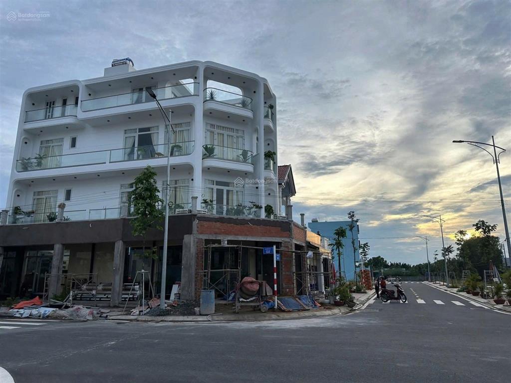 Hàng ngộp ngay đường nguyễn hữu trí, tân túc, bình chánh ,lô 80m2, giá ngộp chủ thu về 2 tỷ 6, shr