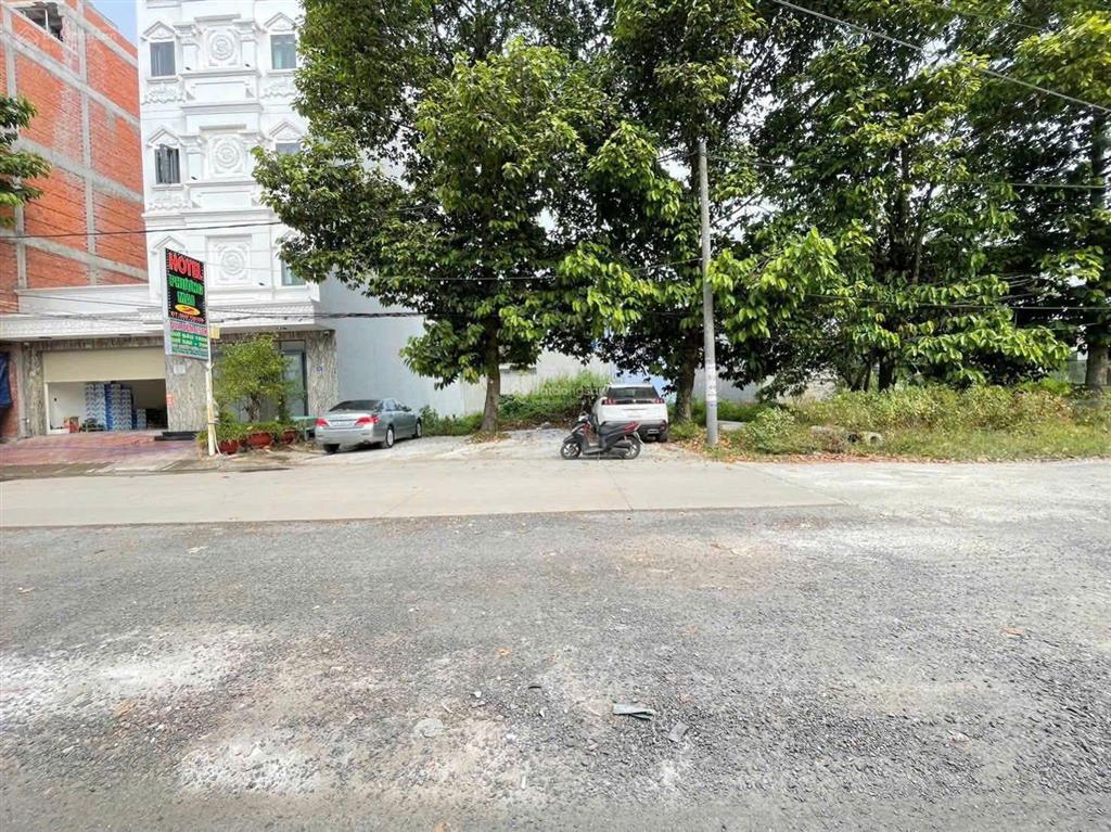 Bán lô 100m2 ngay đường nguyễn thị hạnh  ngay vinhome hậu nghĩa  giá rẻ 102! 1 tỷ950. shr