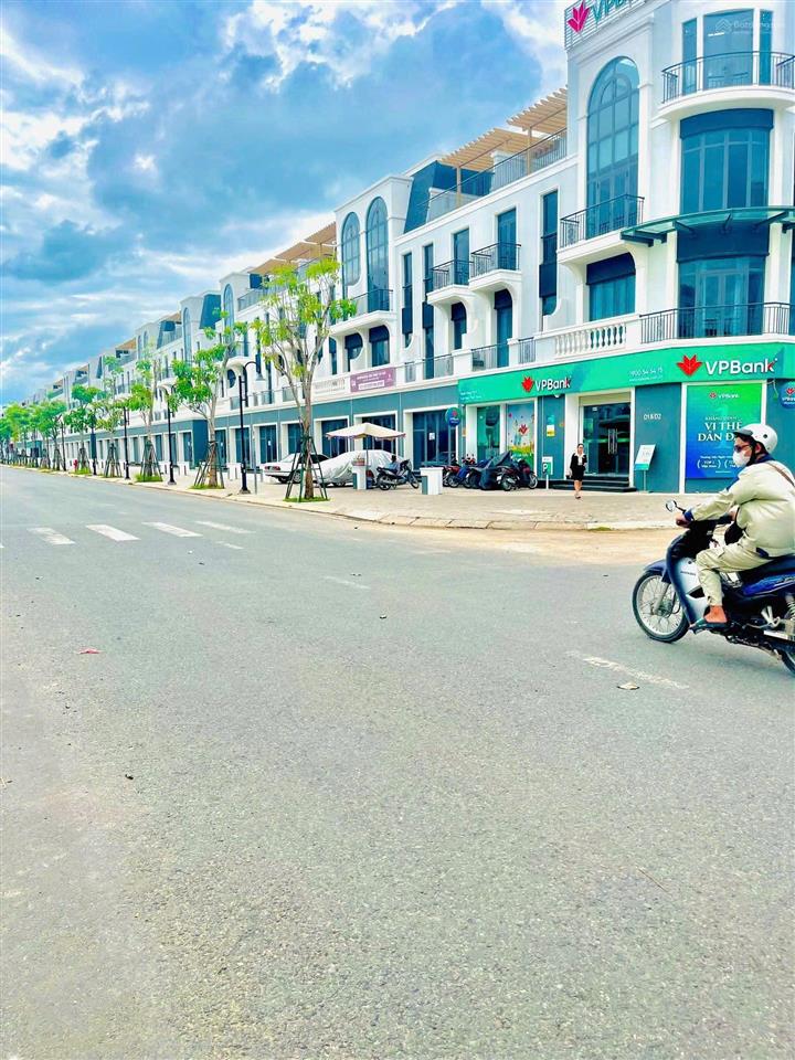 Bán lô 100m2 ngay đường nguyễn thị hạnh  ngay vinhome hậu nghĩa  giá rẻ 102! 1 tỷ950. shr