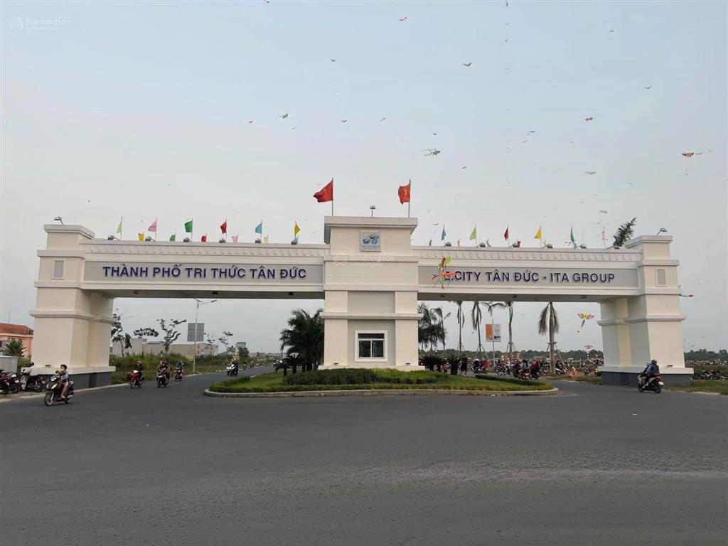 Bán lô đất 125m2 mặt tiền đại lộ long an thuộc kdt trí thức  sinh thái e.city  giá 2 tỷ 6 , shr !