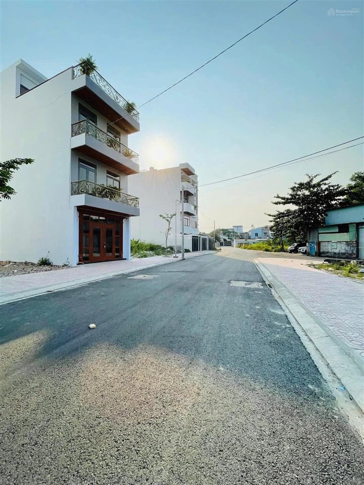 Đất nền sổ sẵn ngay khu đô thị đại học quốc tế vinhomes  diện tích 90m², giá 2 tỷ 4, shr!
