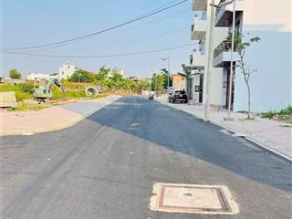 Đất nền sổ sẳn ngay khu đô thị đại học quốc tế vinhomes  diện tích 90m2 , giá 2tỷ4 , shr !