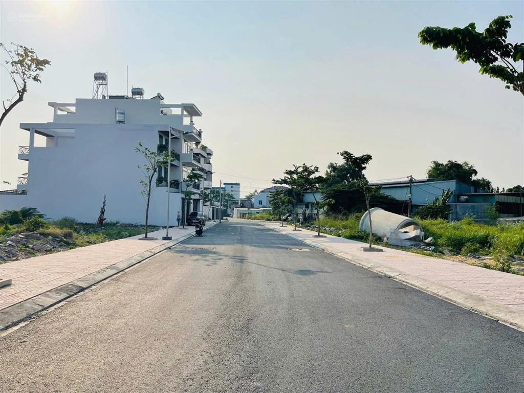 Đất nền sổ sẵn ngay khu đô thị đại học quốc tế vinhomes  diện tích 90m², giá 2 tỷ 4, shr!