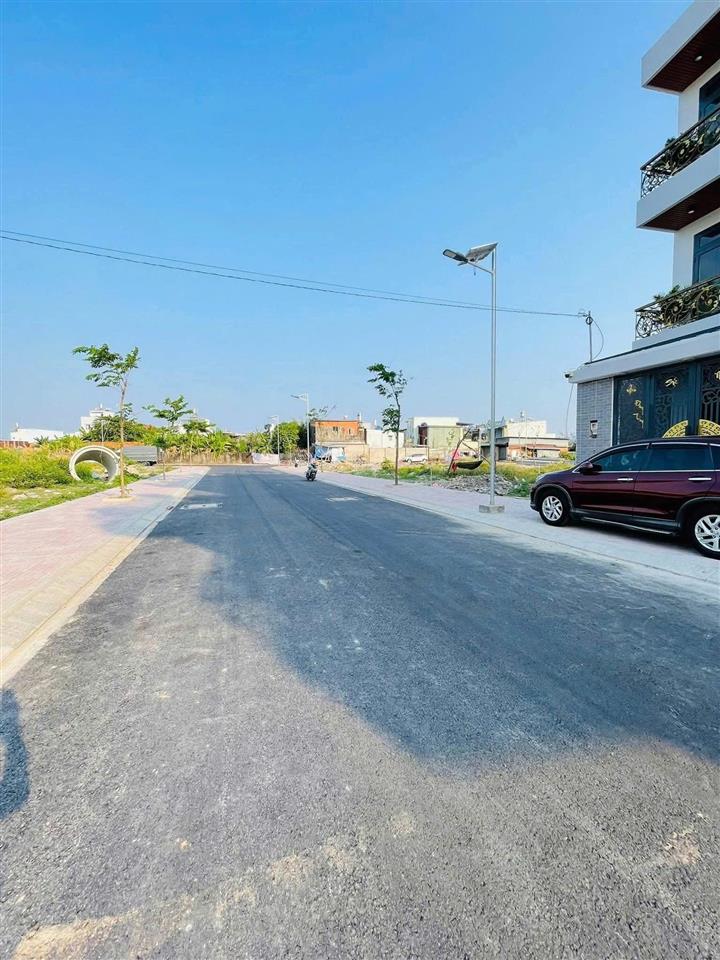 Đất nền sổ sẵn ngay khu đô thị đại học quốc tế vinhomes  diện tích 90m², giá 2 tỷ 4, shr!