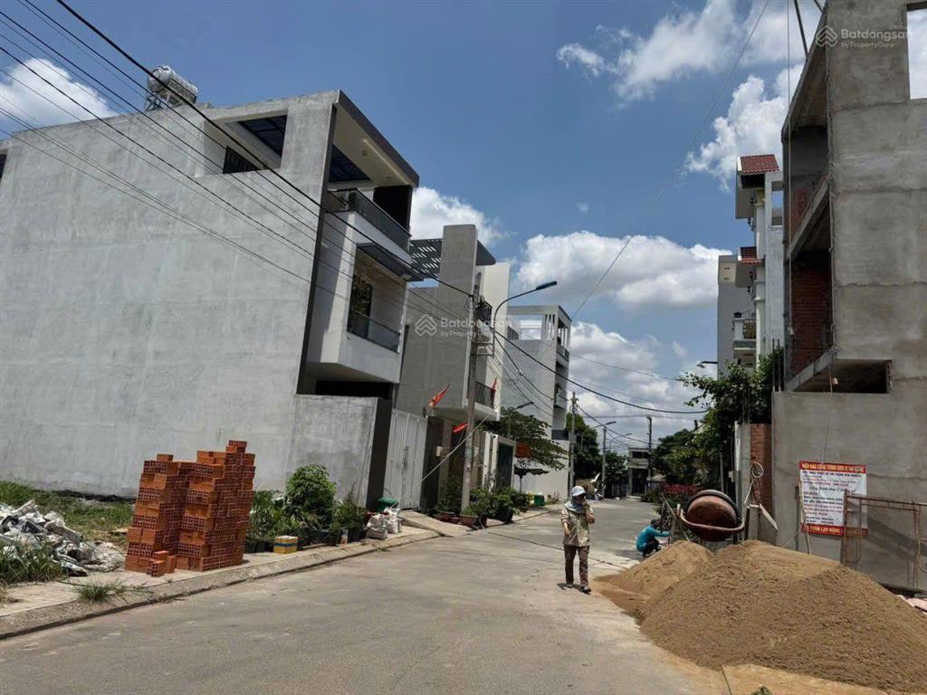 Giá cực tốt cho khách mua ở 106m2  3 tỷ 850! sổ sẵn. ngay đường nguyễn thị tú sát bên kcn vĩnh lộc