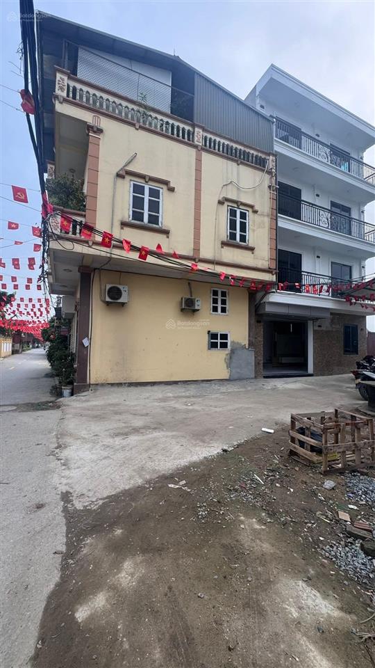 Bán nhà mới xây tại chợ hạ hoà  dt 45m2  4 tầng  mt 7.2m  4 ngủ  đường 10m, oto ngủ trong nhà