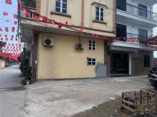 Bán nhà mới xây tại chợ hạ hoà  dt 45m2  4 tầng  mt 7.2m  4 ngủ  đường 10m, oto ngủ trong nhà