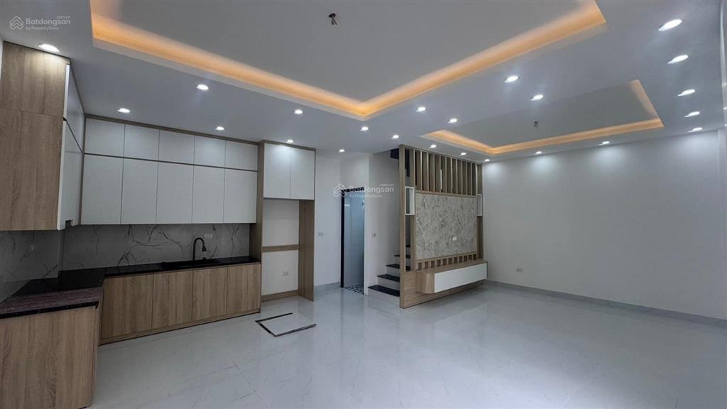 Bán nhà mới xây tại chợ hạ hoà  dt 45m2  4 tầng  mt 7.2m  4 ngủ  đường 10m, oto ngủ trong nhà