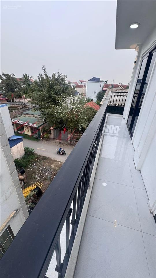 Bán nhà mới xây tại chợ hạ hoà  dt 45m2  4 tầng  mt 7.2m  4 ngủ  đường 10m, oto ngủ trong nhà