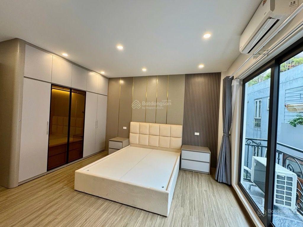 Hàng hiếm việt hưng căn góc thoáng sáng 48m 5 tầng thang máy,