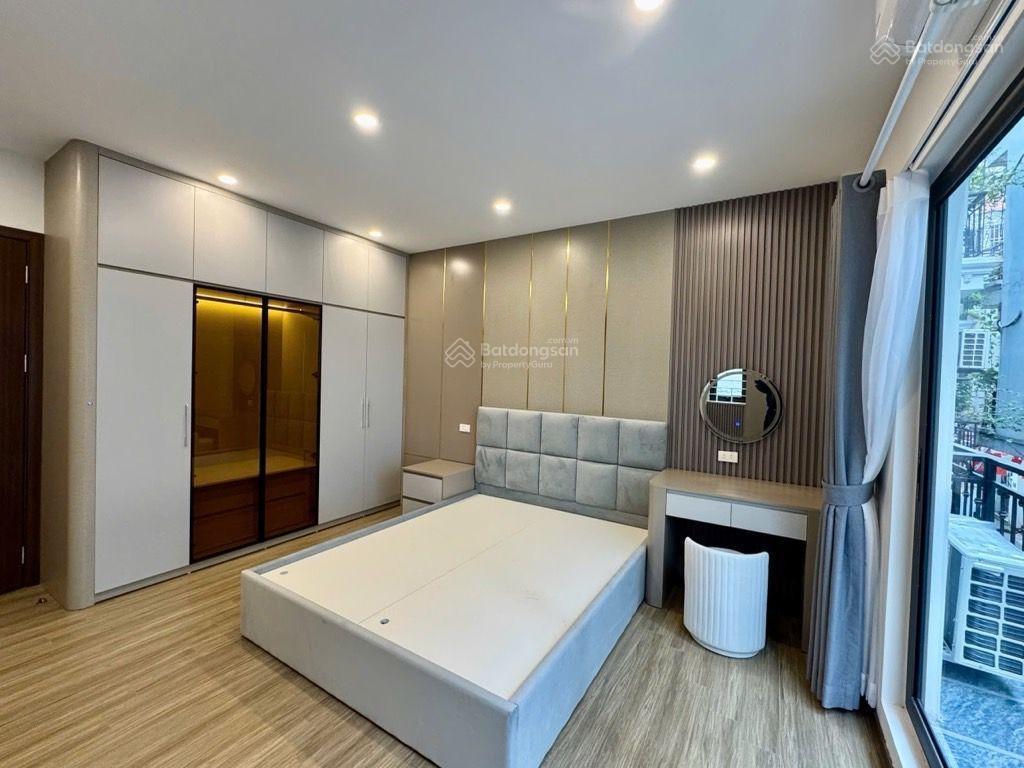 Hàng hiếm việt hưng căn góc thoáng sáng 48m 5 tầng thang máy,