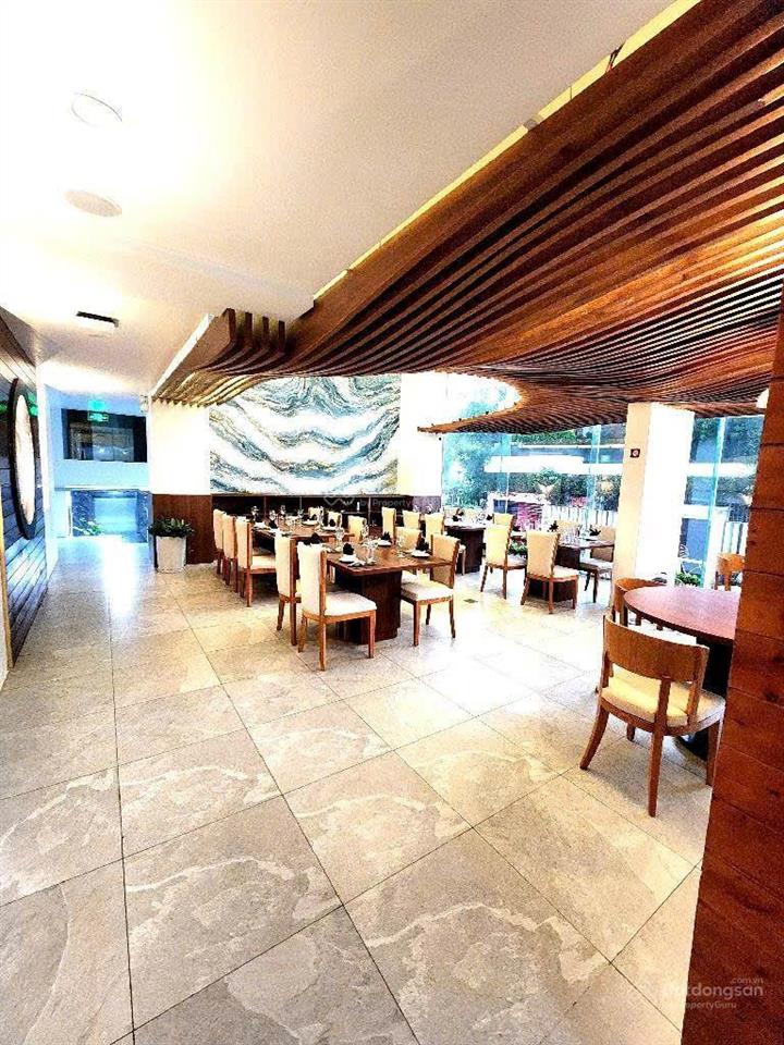 Siêu phẩm mặt phố lâm hạ view hồ 7 tầng thang máy diện tích khủng 300m2 mặt tiền rộng ,
