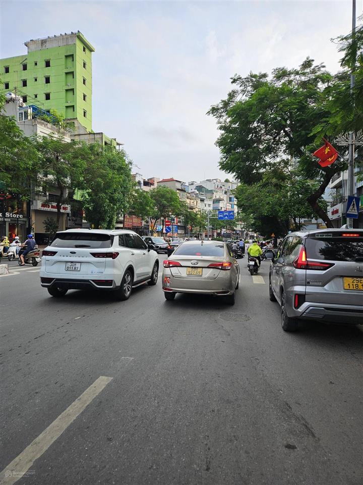 Nguyễn văn cừ đất đẹp hiếm còn sót lại ô tô tránh ngõ thông. thoáng. giá đầu tư,