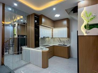 Ngọc lâm 82m2  6 tầng thang máy  phân lô vip  gara 2 ô tô 7 chỗ ,