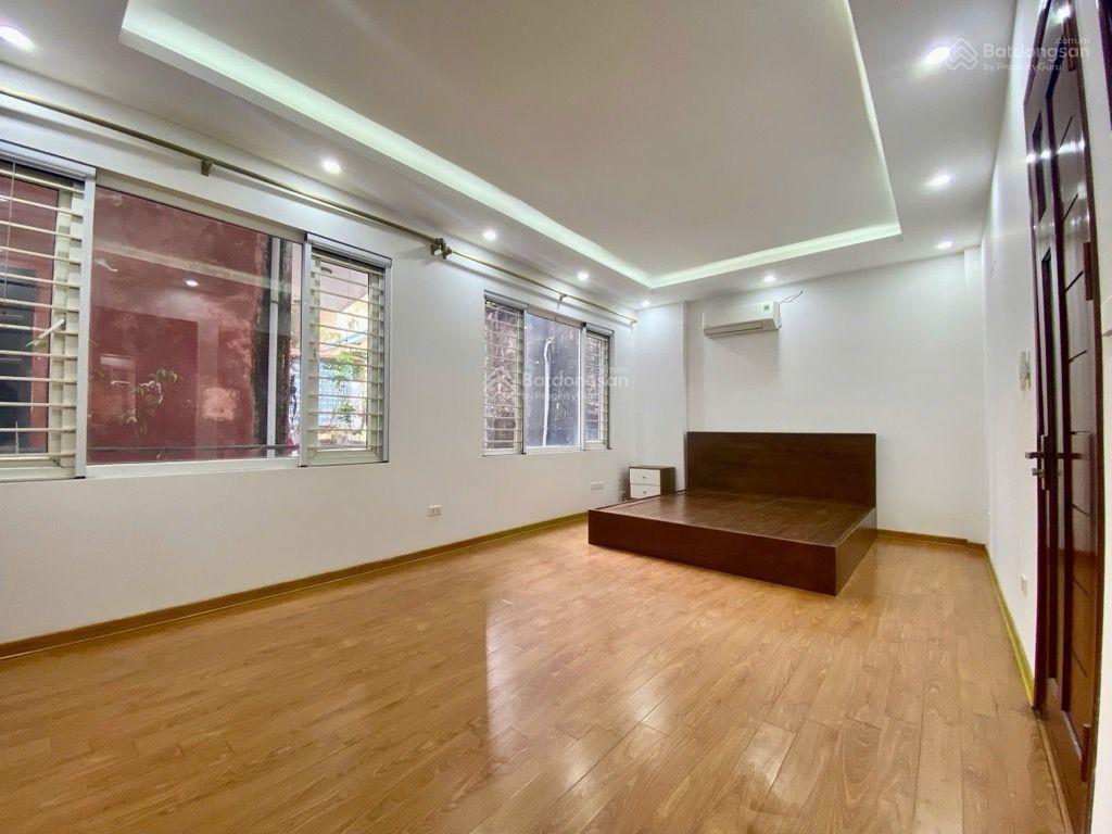 Bồ đề căn góc siêu hiếm diện tích 42m, nhà 5 tầng đẹp. ô tô đỗ cửa, vị trí cực thuận