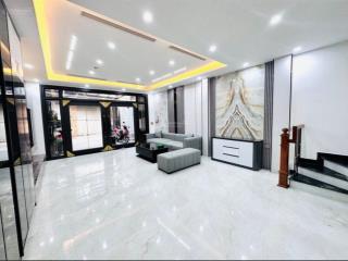 Bồ đề giảm sốc 2,5 tỷ chủ nhà đã đặt cọc nhà mới nên quyết tâm bán nhanh, giảm ngay 2,5 tỷ.