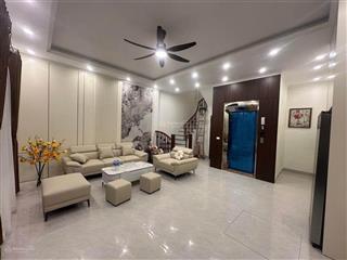 Việt hưng  thang máy  giảm sốc 1,2 tỷ. 5 tầng thang máy  full nội thất  nhỉnh 10 tỷ
