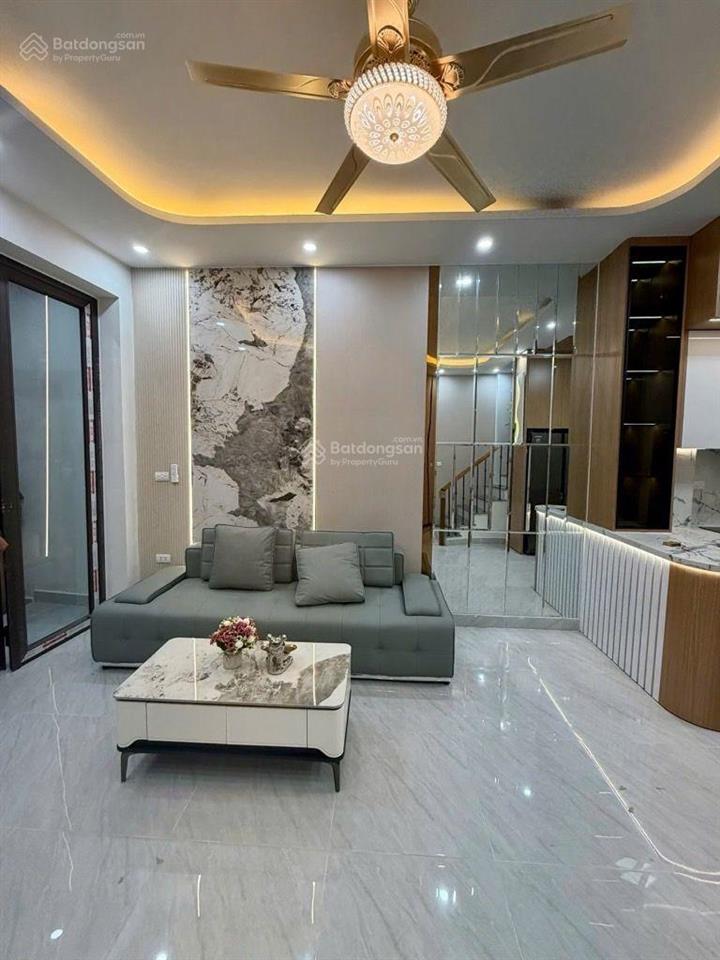 Ngọc lâm 82m2  6 tầng thang máy  phân lô vip  gara 2 ô tô 7 chỗ