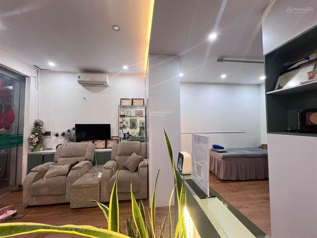 Mặt phố ngọc lâm kinh doanh sầm uất, đất vàng giữa trung tâm long biên