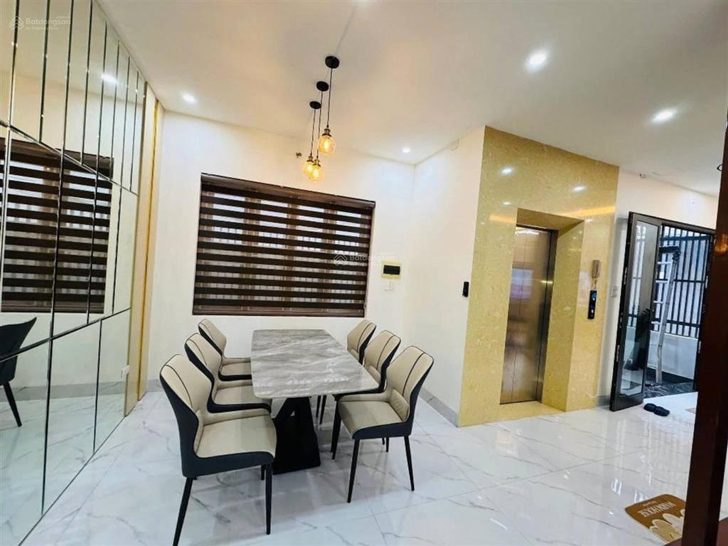 Dân xây chắc chắn thang máy lô góc 2 thoáng full nội thất