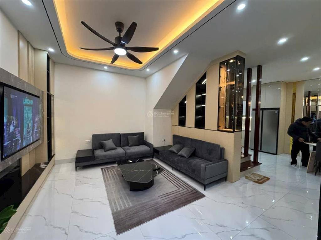 Dân xây chắc chắn thang máy lô góc 2 thoáng full nội thất