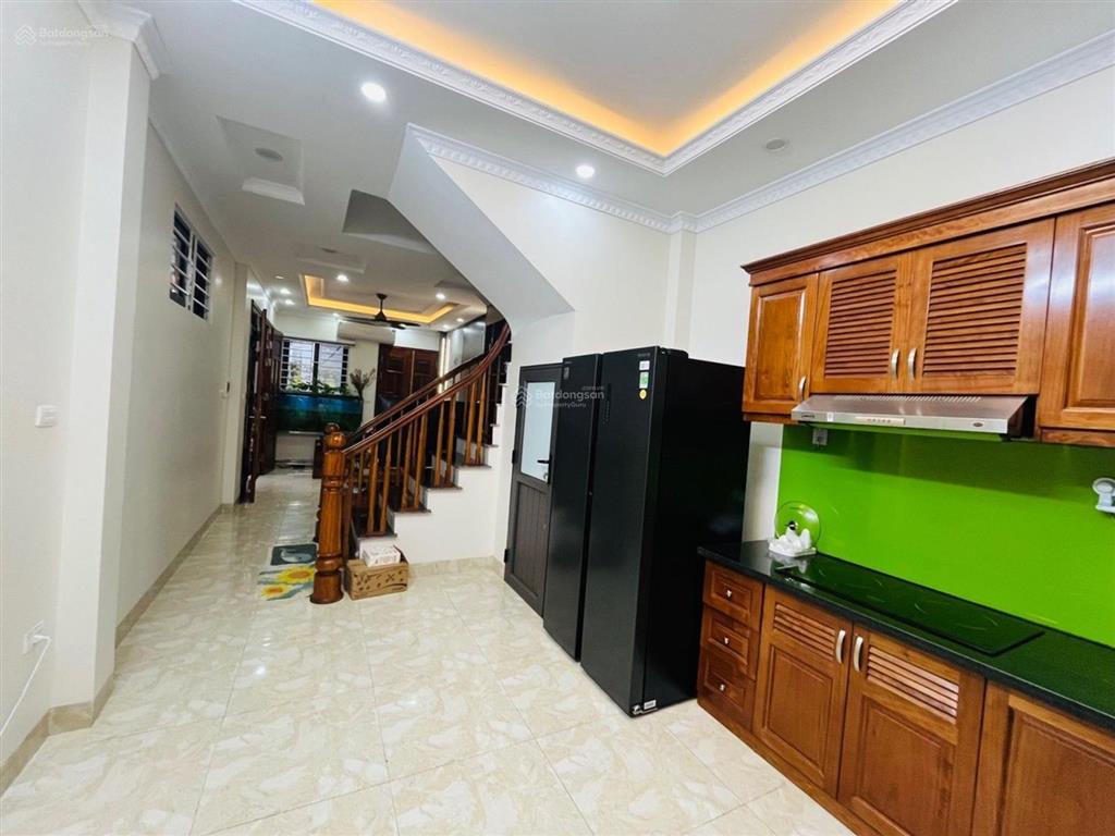 Việt hưng nhà dân xây 5 tầng lô góc 2 thoáng giá chỉ 9,6 tỷ