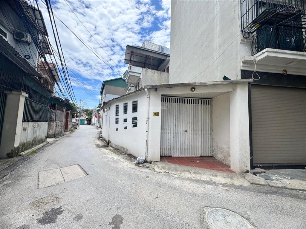Thạch bàn bán đất 50m2 tặng nhà c4 dòng tiền lô góc ô tô thông