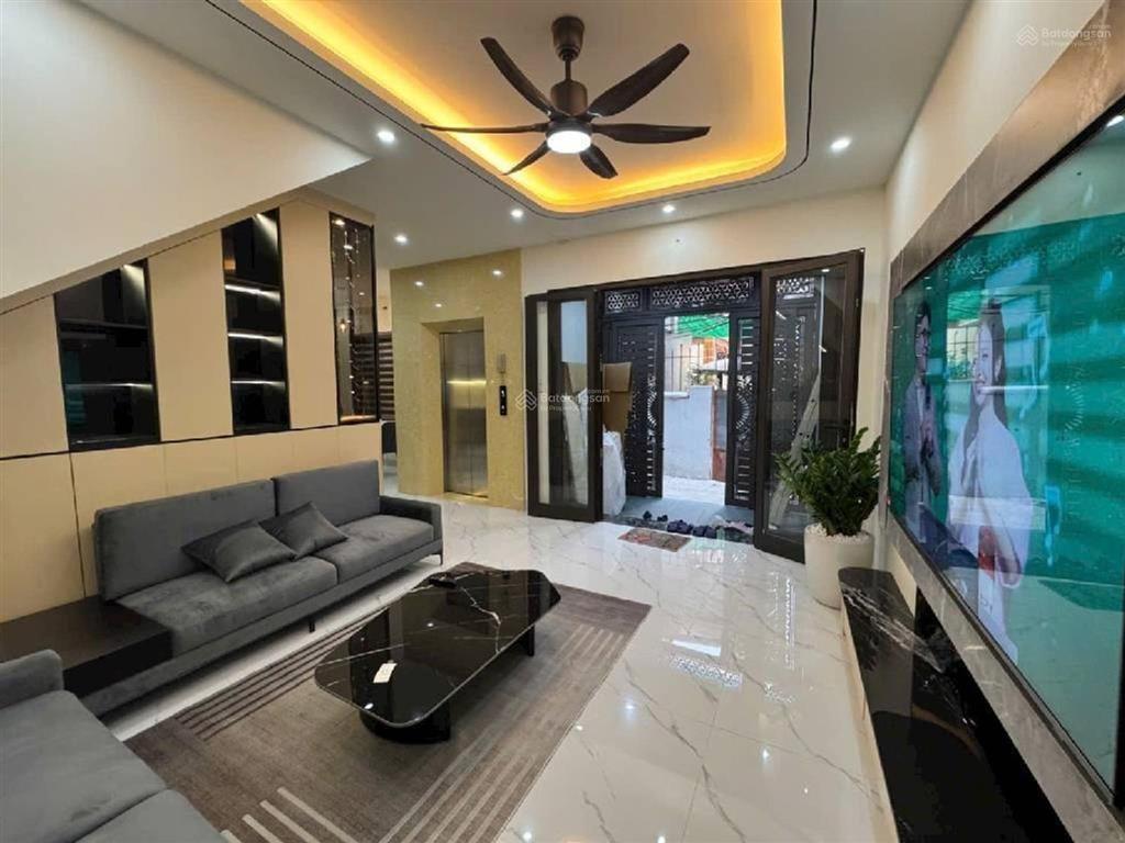Thạch bàn nhà 7 tầng thang máy lô góc 2 thoáng mặt ngõ 2 ô tô tránh kinh doanh đỉnh
