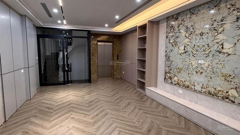 Ngọc thụy siêu phẩm sang xịn 7 tầng thang máy gara 2 ô tô, chỉ nhỉnh 16 tỷ