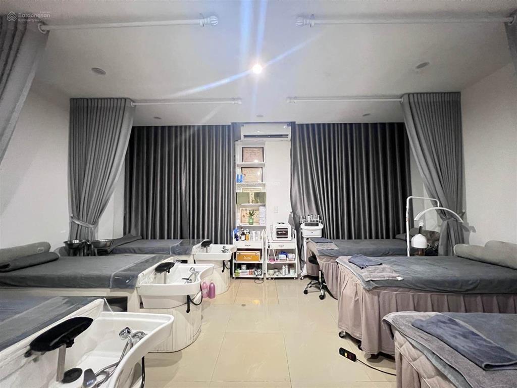 Mặt phố ngọc lâm thang máy kinh doanh dòng tiền sẵn