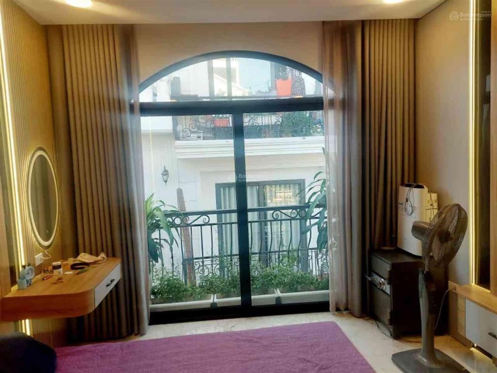 Phúc đồng nhà dân xây đẹp gara ô tô ngõ thông sát vinhomes riverside