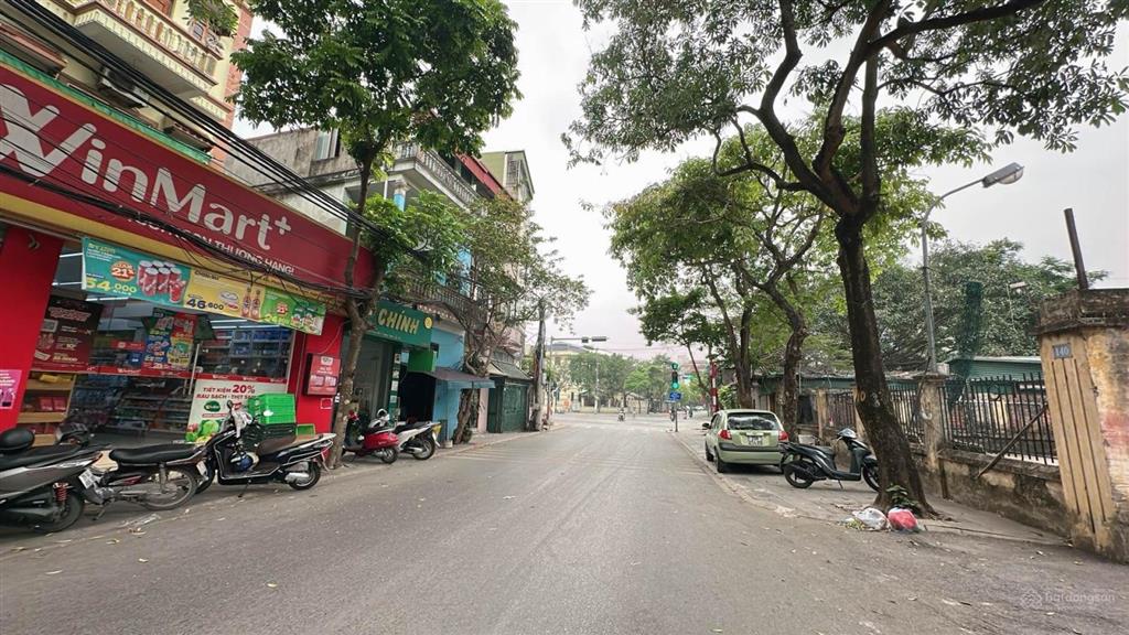 Trung tâm việt hưng nhà xây mới căn góc chỉ 7,9 tỷ