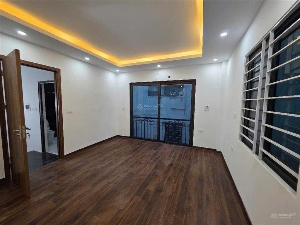 Việt hưng tái định cư nhà đẹp 6 tầng căn góc chỉ 7,9 tỷ